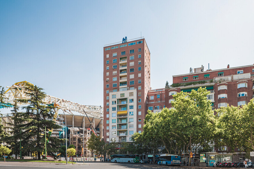 Paseo Castellana, 140, Madrid, Madrid for lease - Primary Photo - Image 1 of 2