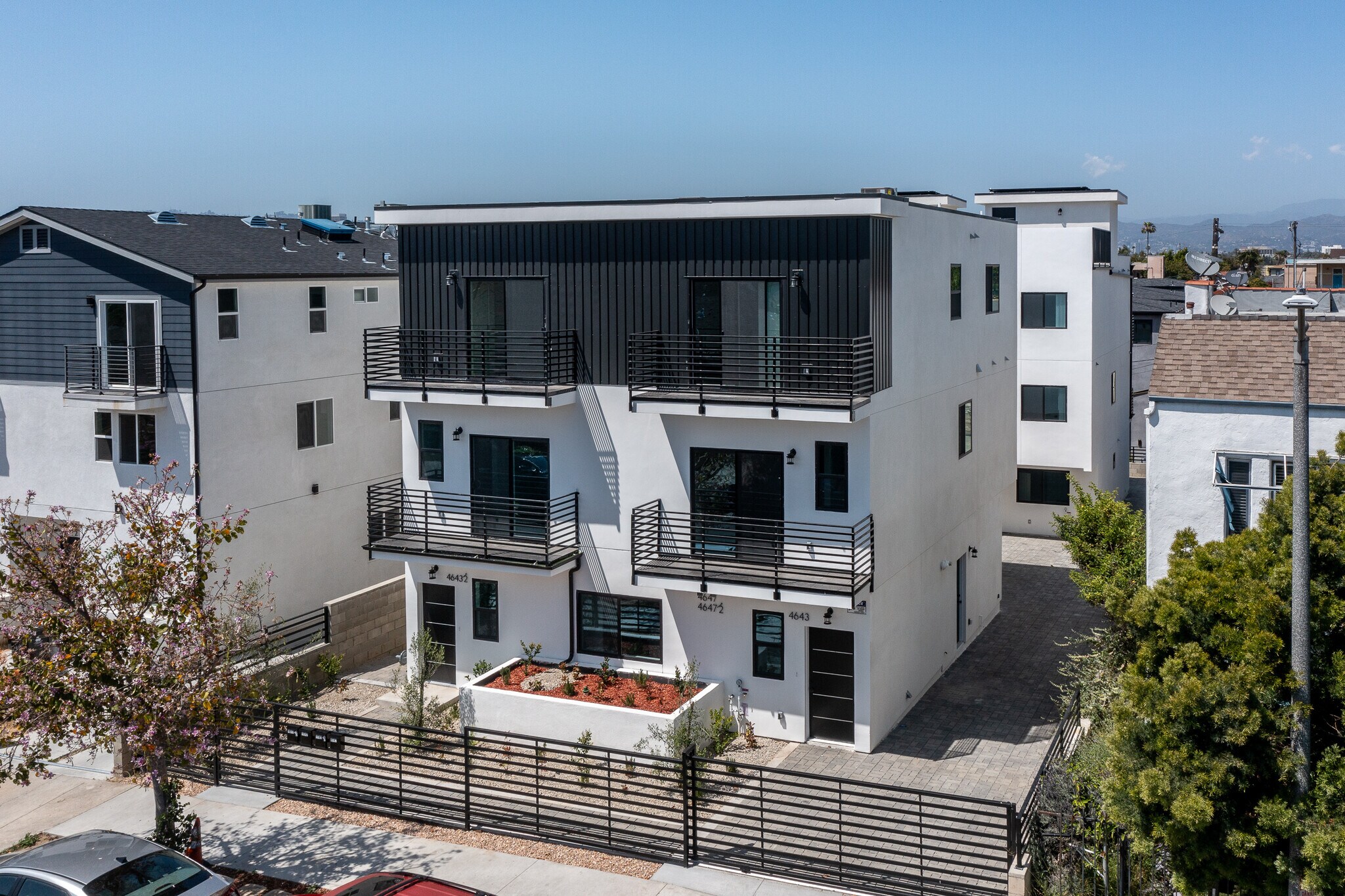 4647 W 18th St, Los Angeles, CA for sale Primary Photo- Image 1 of 1