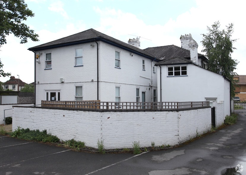 2 Esher Rd, Walton On Thames for lease - Building Photo - Image 3 of 8