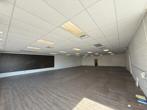 2683-2693 Mount Vernon Ave, Bakersfield, CA for lease Interior Photo- Image 2 of 4