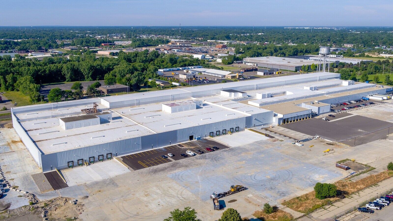 1101 N Center Rd, Flint, MI 48506