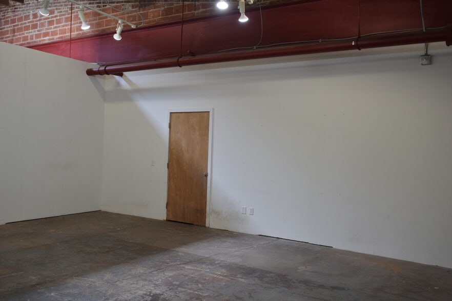 2315 Commerce St, Houston, TX for lease - Building Photo - Image 2 of 6