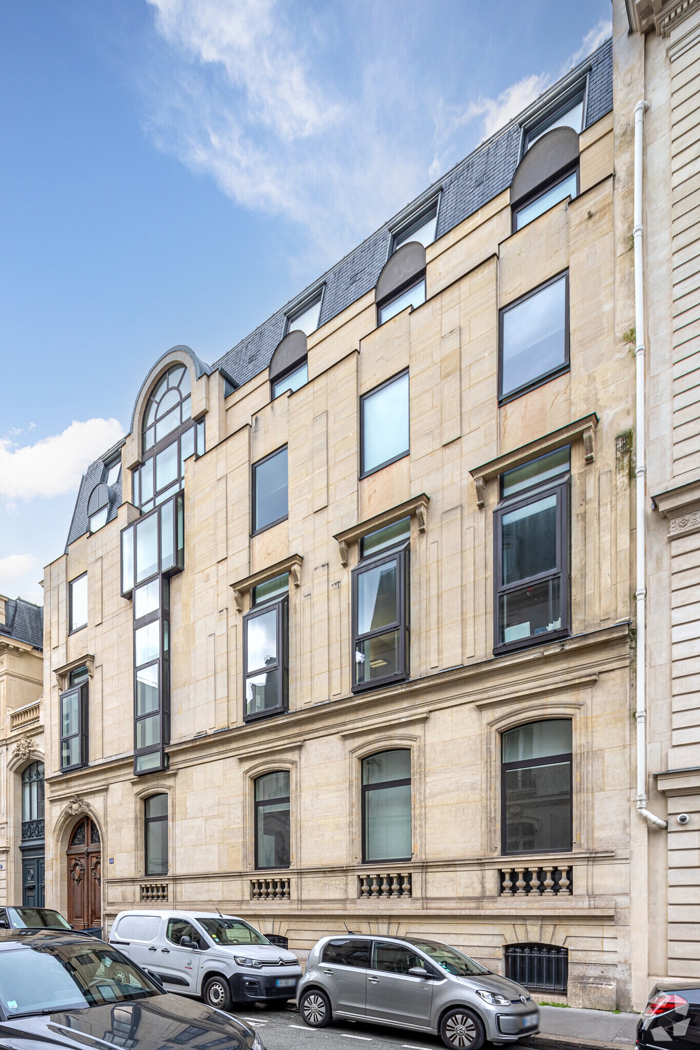 48 Rue La Pérouse, Paris for lease Primary Photo- Image 1 of 2