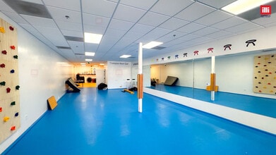 360 Via Las Brisas, Newbury Park, CA for lease Interior Photo- Image 1 of 3