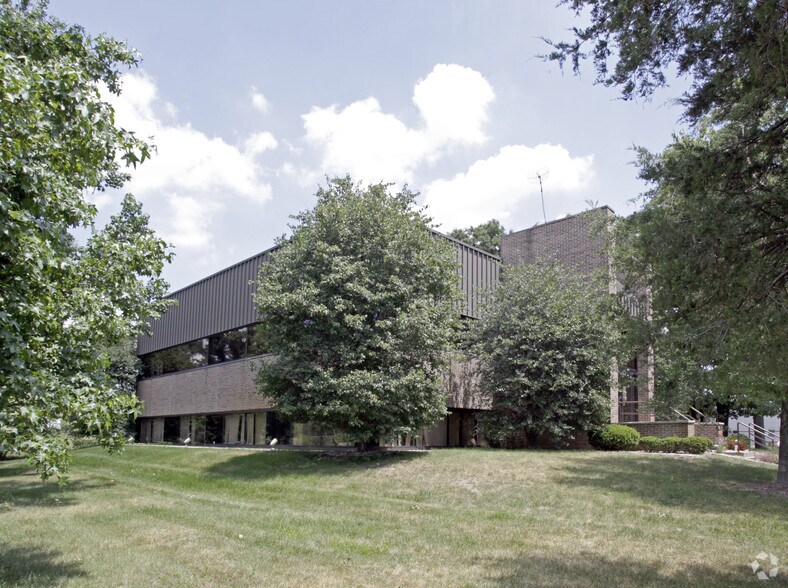 2950 Gateway Dr, Elkhart, IN for sale - Primary Photo - Image 1 of 1