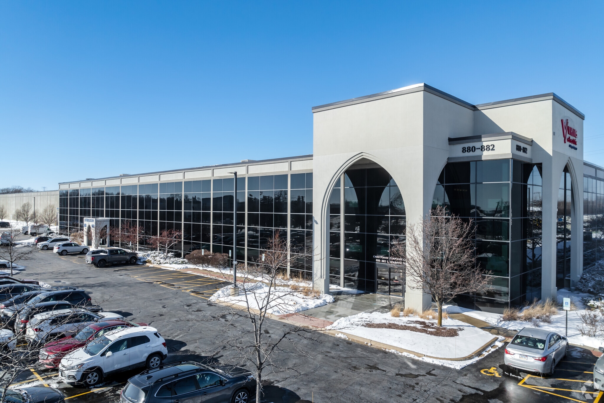 880 S Rohlwing Rd, Addison, IL for lease Building Photo- Image 1 of 7