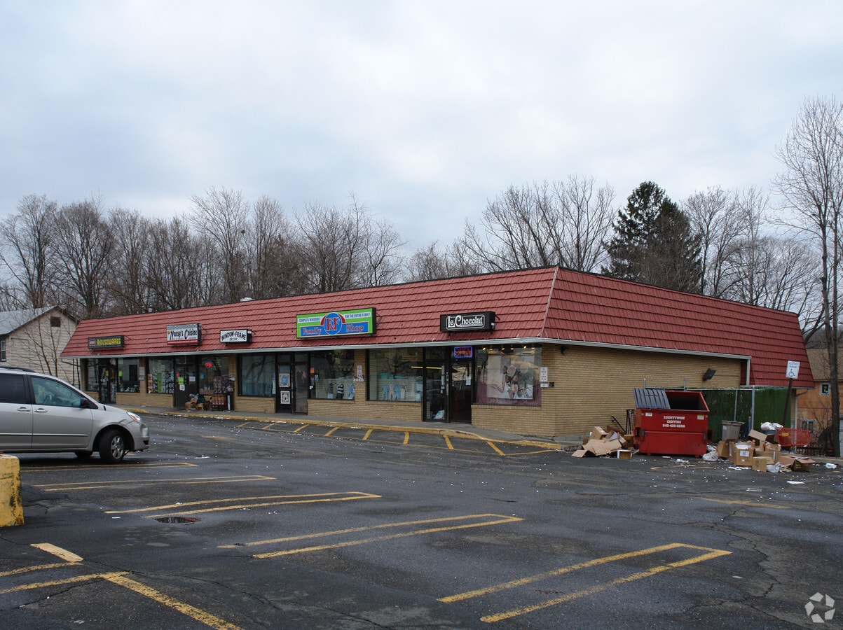 4143 Main St, Monsey, NY 10952