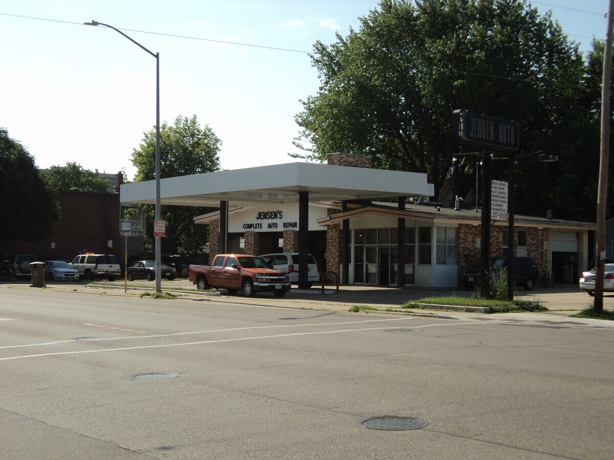 1233 Regent St, Madison, WI 53715