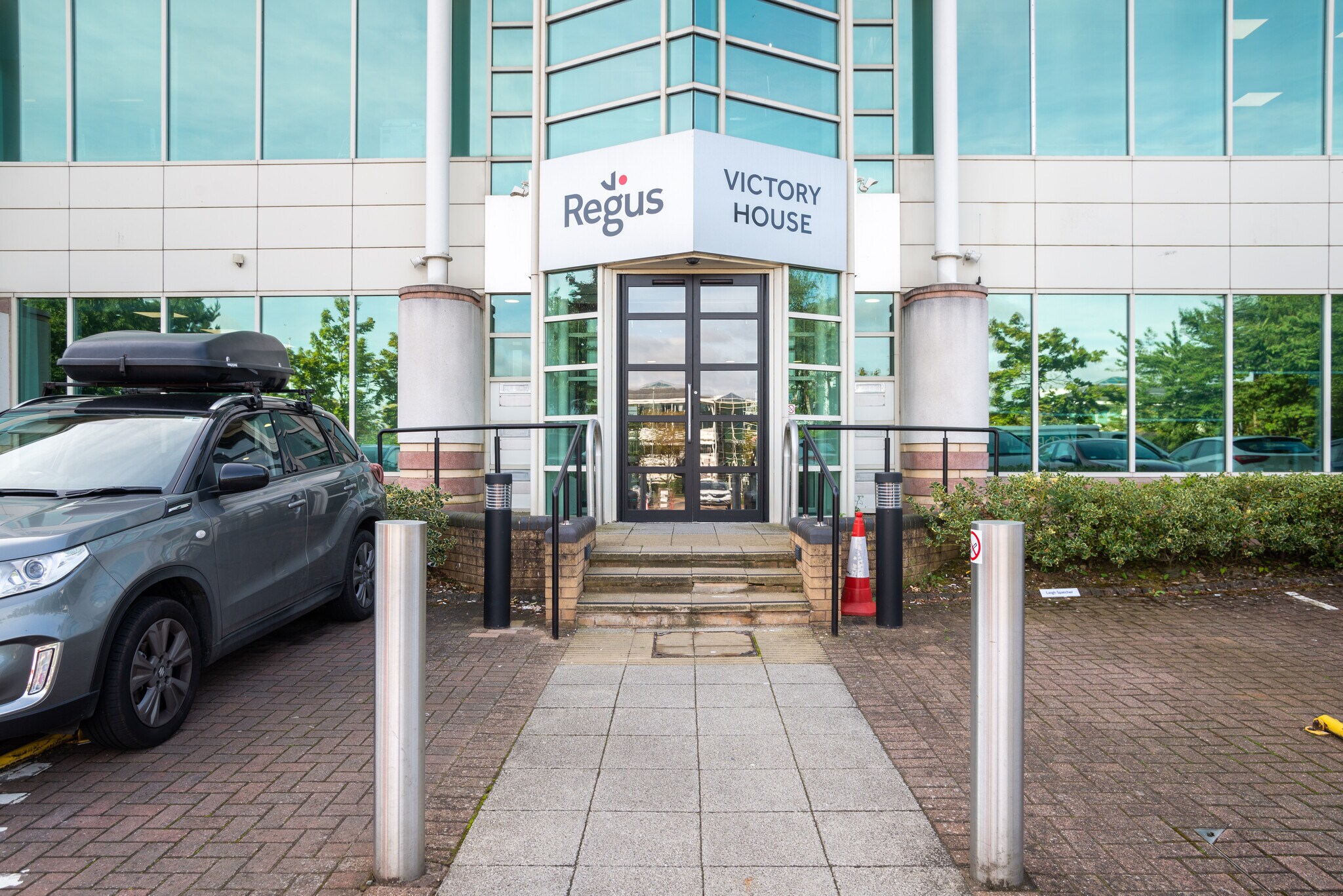 400 Pavilion Dr, Northampton for lease Building Photo- Image 1 of 5