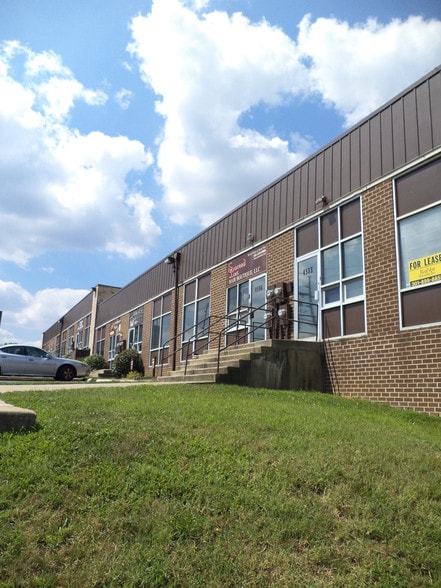 4574-4598 Beech Rd, Temple Hills, MD for lease - Building Photo - Image 2 of 4