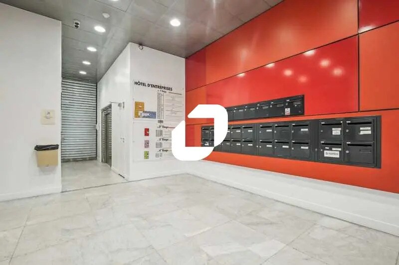 Office in Sarcelles for lease - Lobby - Image 2 of 14