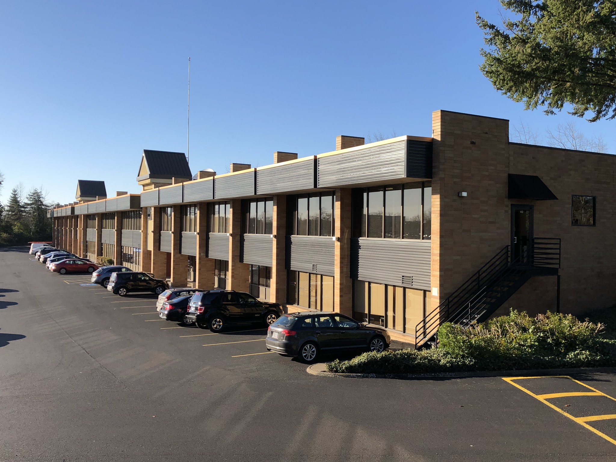 1140-1144 Willagillespie Rd, Eugene, OR for lease Building Photo- Image 1 of 38