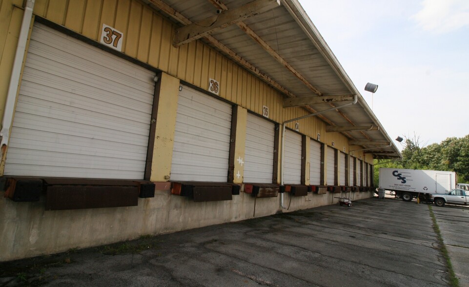 4222 Merchant Rd, Fort Wayne, IN for lease - Building Photo - Image 3 of 18