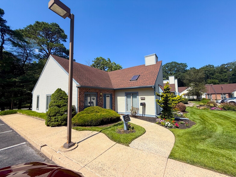 146 S Lakeview Dr, Gibbsboro, NJ for sale - Building Photo - Image 2 of 14