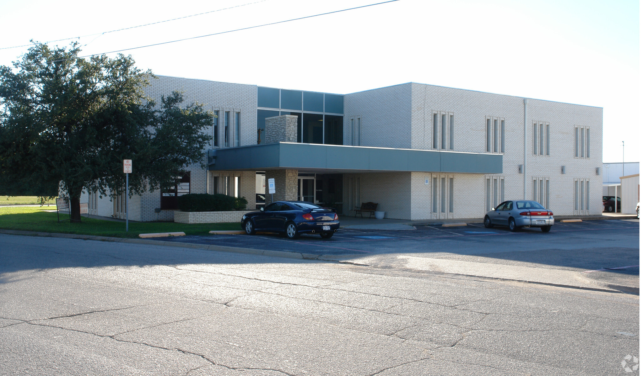 2200 Smith Barry Rd, Pantego, TX for lease Primary Photo- Image 1 of 4