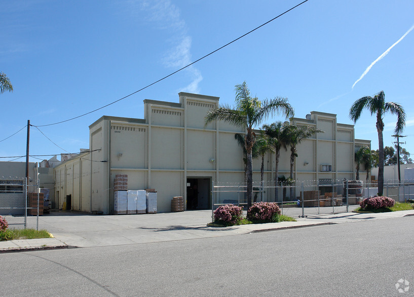 1000 Factory Ln, Oxnard, CA for sale - Building Photo - Image 2 of 7