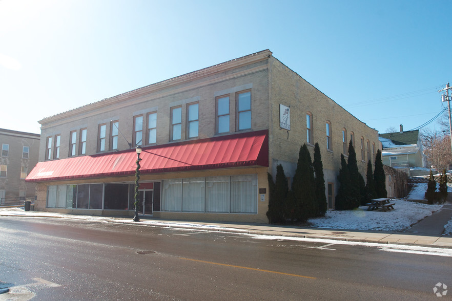 230 Watson St, Ripon, WI for sale - Building Photo - Image 1 of 1