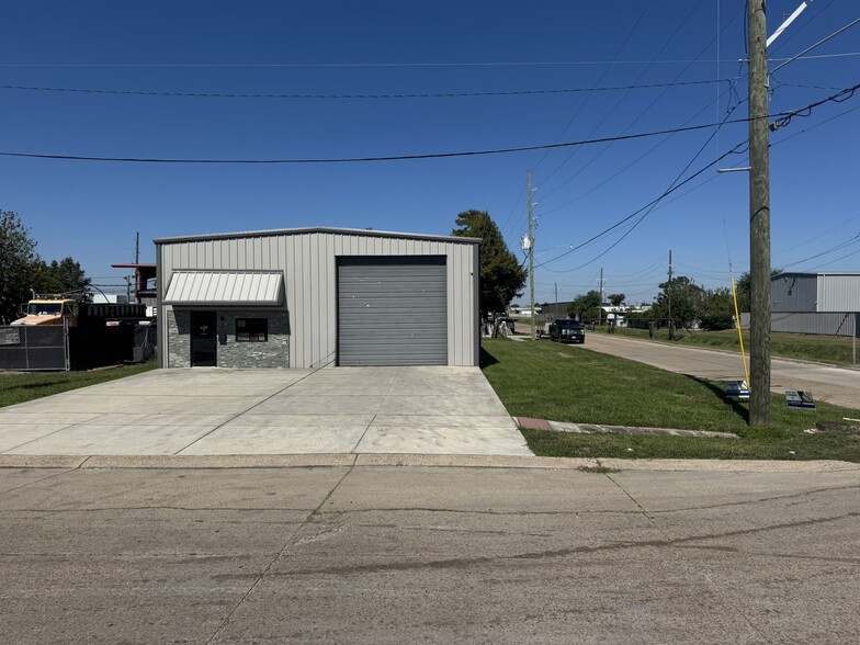 2 W 23rd St, Kenner, LA for sale - Building Photo - Image 2 of 7