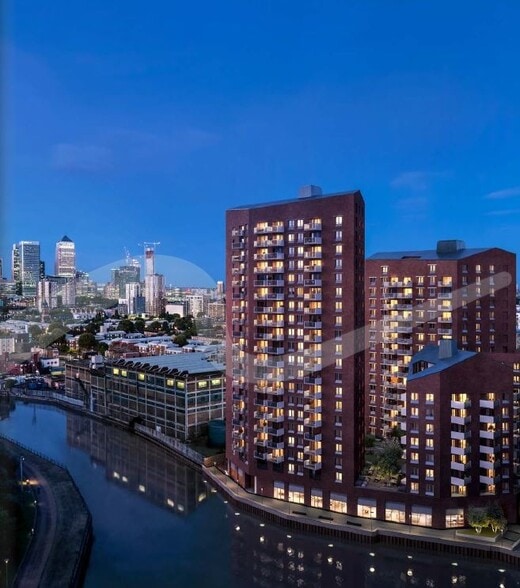 20 Gillender St, London for sale - Primary Photo - Image 1 of 1