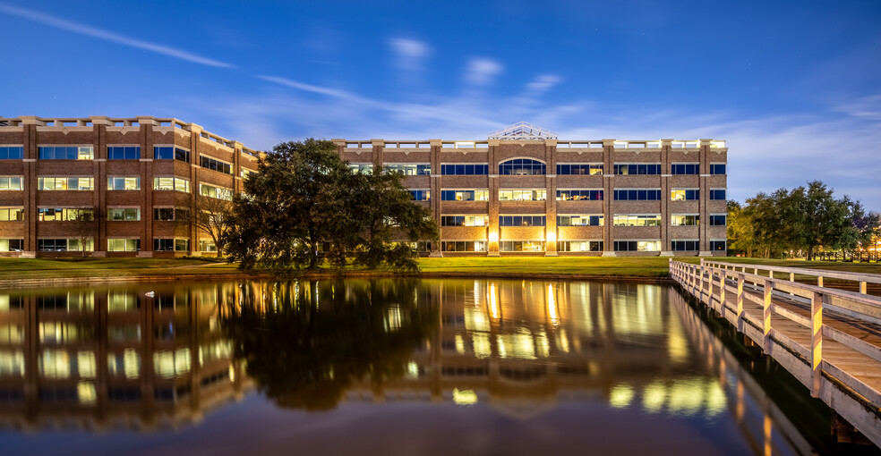 1650 Highway 6, Sugar Land, TX for lease - Building Photo - Image 1 of 30