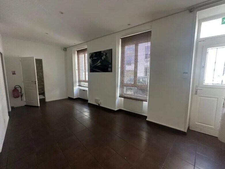 Office in Boulogne-Billancourt for lease - Building Photo - Image 2 of 6