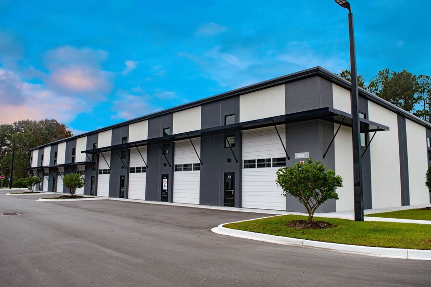 13830 Gran Bay Pky, Jacksonville, FL for lease - Building Photo - Image 3 of 6