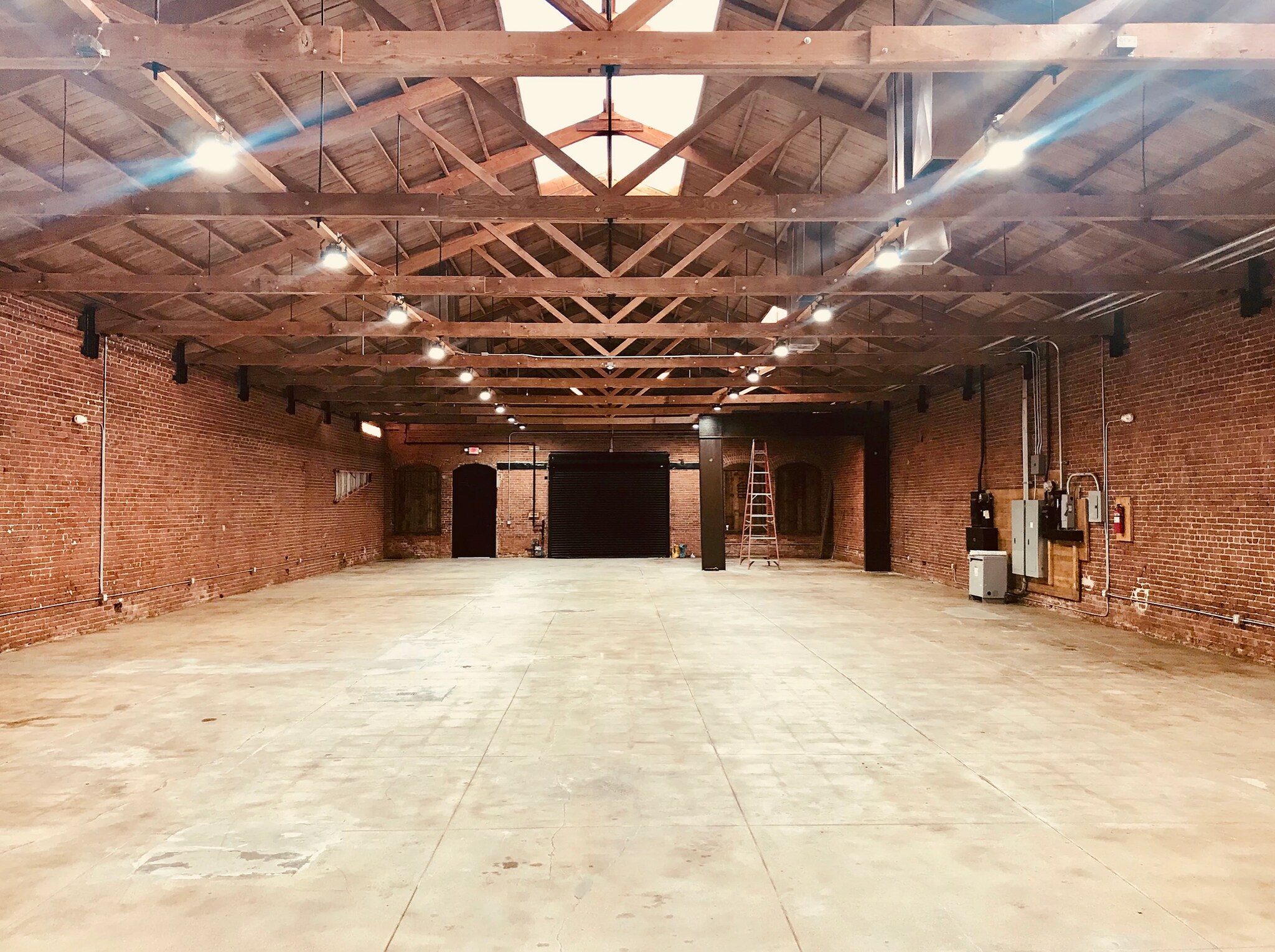 1228 S Flower St, Los Angeles, CA for lease Interior Photo- Image 1 of 22