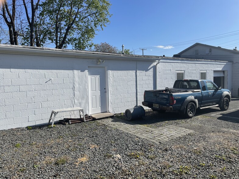 403 State Route 35, Red Bank, NJ for lease - Building Photo - Image 2 of 7