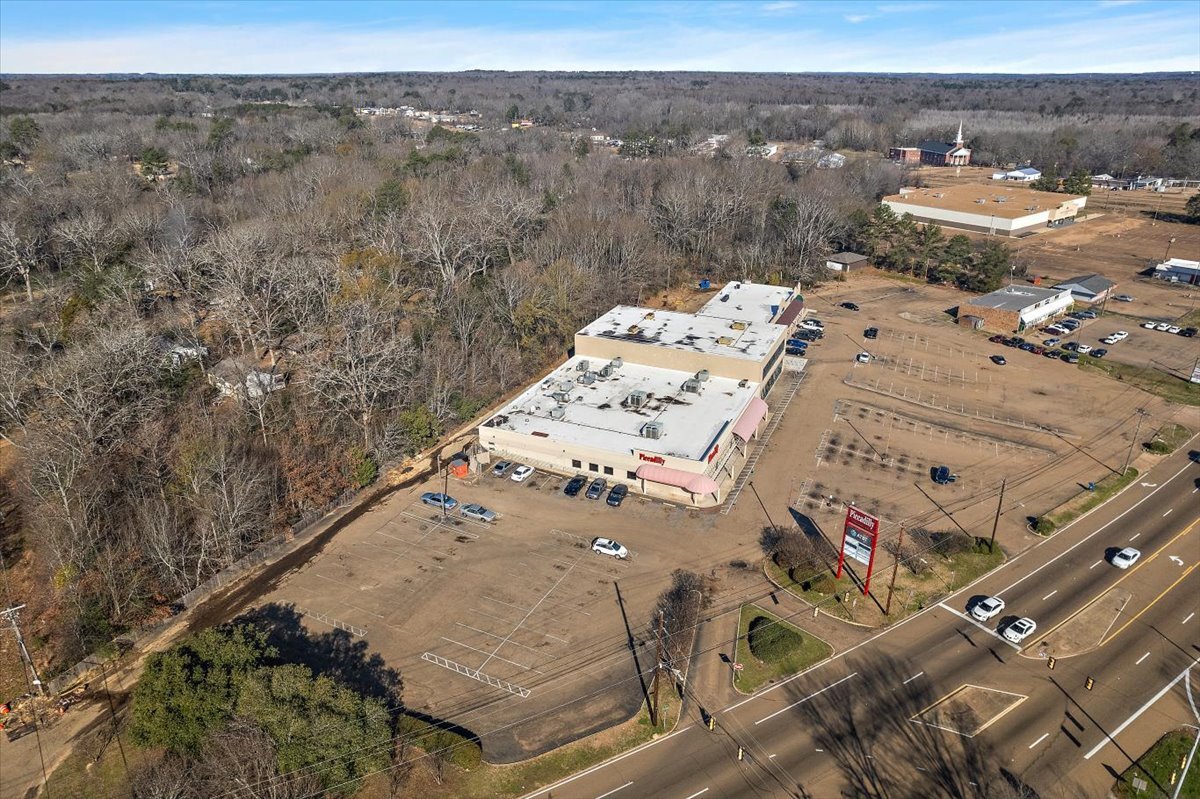 4267 Robinson St, Jackson, MS for sale Primary Photo- Image 1 of 1