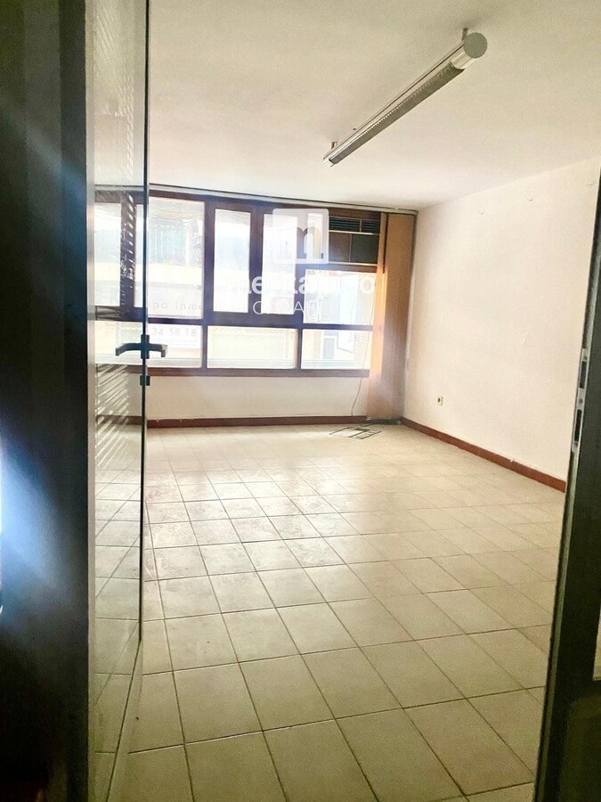 El Vendrell, TAR 43700 - - - Interior Photo - Image 2 of 12
