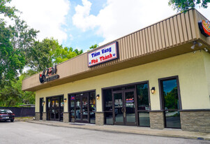 Prime Plaza Investment Opportunity in Tampa - Convenience Store