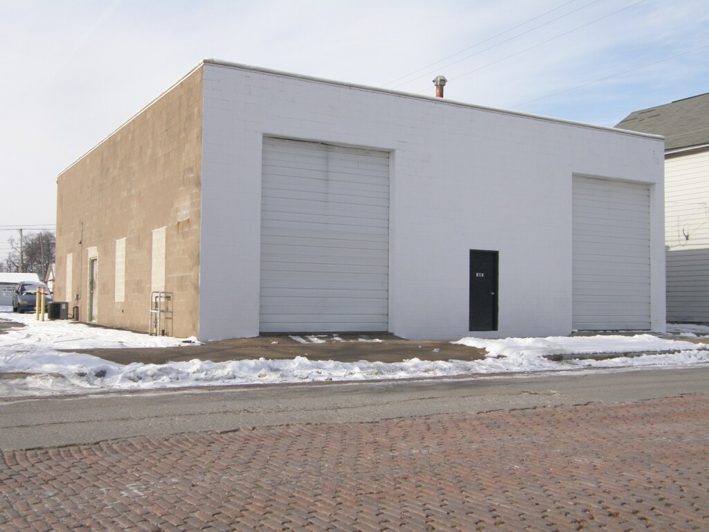 Industrial in Davenport, IA for sale Primary Photo- Image 1 of 1