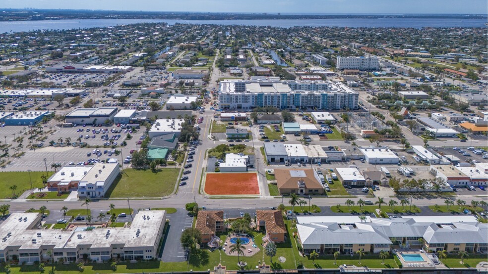 4632 SE 9th Pl, Cape Coral, FL for sale - Aerial - Image 3 of 5