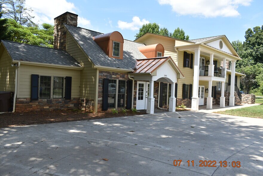 5415 Old Lake Rd, Greensboro, NC 27455