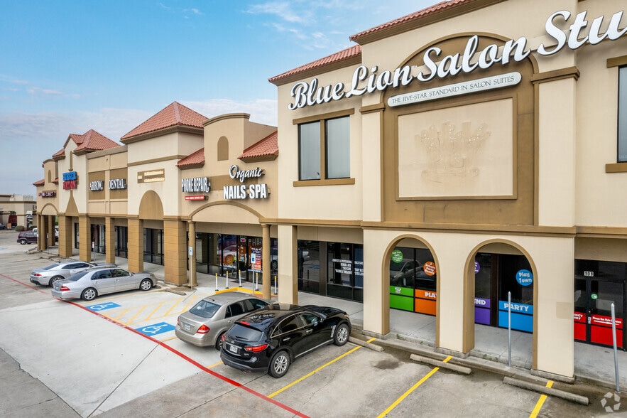 9515 W Broadway St, Pearland, TX for lease - Building Photo - Image 3 of 4