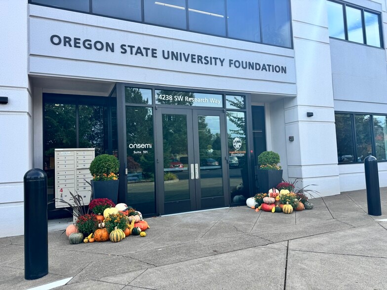 4238 SW Research Way, Corvallis, OR for lease - Building Photo - Image 2 of 14