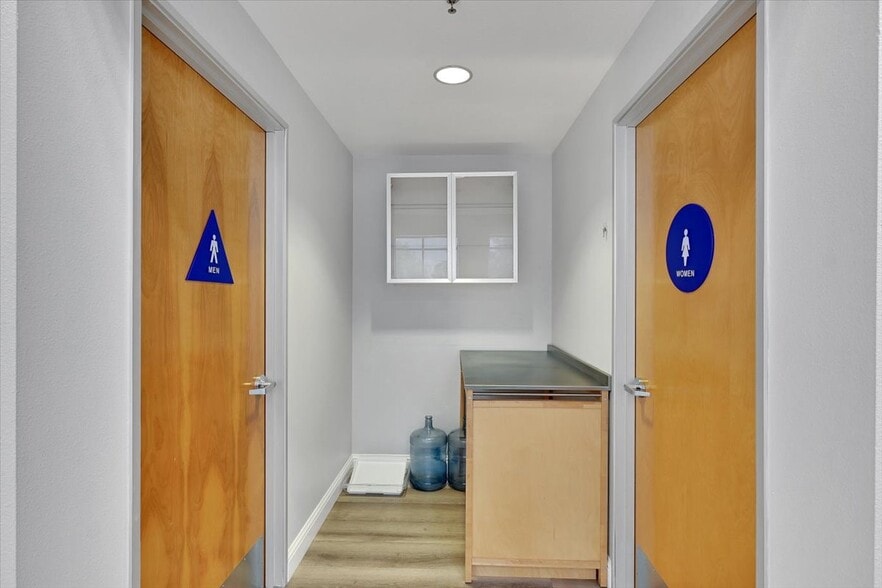 4690 Duckhorn Dr, Sacramento, CA for sale - Building Photo - Image 3 of 18