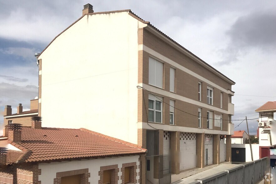 Calle Muro, 2, Cabanillas del Campo, Guadalajara for lease - Building Photo - Image 2 of 2