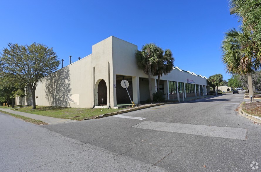 5566 Fort Caroline Rd, Jacksonville, FL 32277 Gazebo South Center