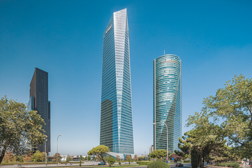 Paseo Regus Torre Cristal, Paseo Castellana, 259 C, Madrid, Madrid for lease - Building Photo - Image 3 of 3