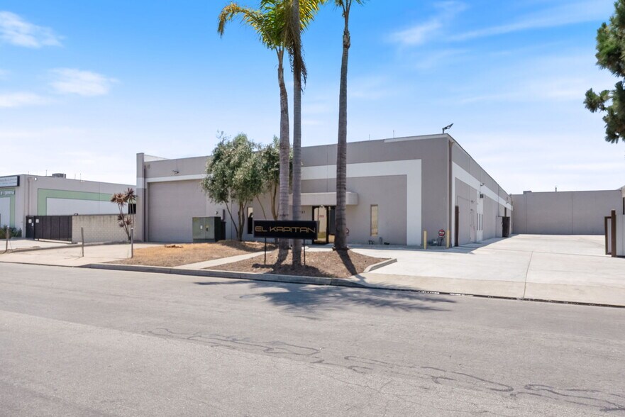 15591 Container Ln, Huntington Beach, CA for sale - Building Photo - Image 3 of 14