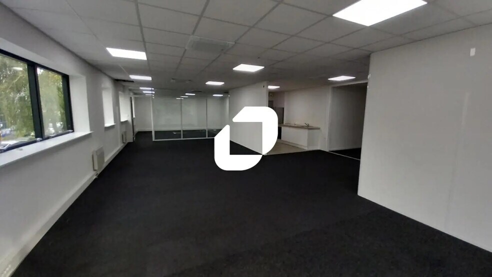 Office in VILLENEUVE-D'ASCQ for lease - Interior Photo - Image 2 of 12
