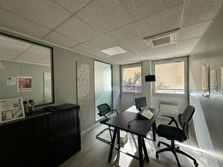 Office in Strasbourg for sale - Building Photo - Image 2 of 7