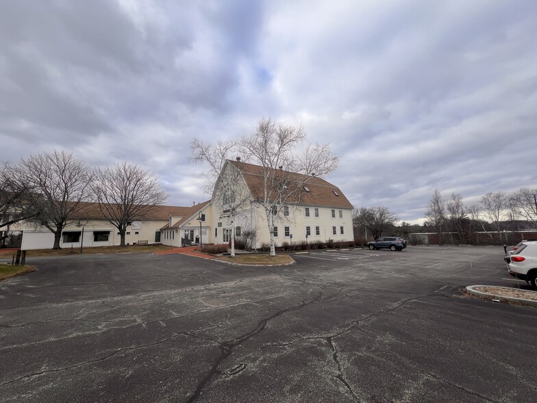 2299 Woodbury Ave, Newington, NH for lease - Building Photo - Image 2 of 23