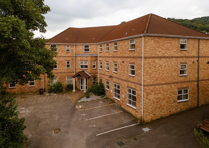 4 Fay Ct, Pontypridd for sale - Primary Photo - Image 1 of 1