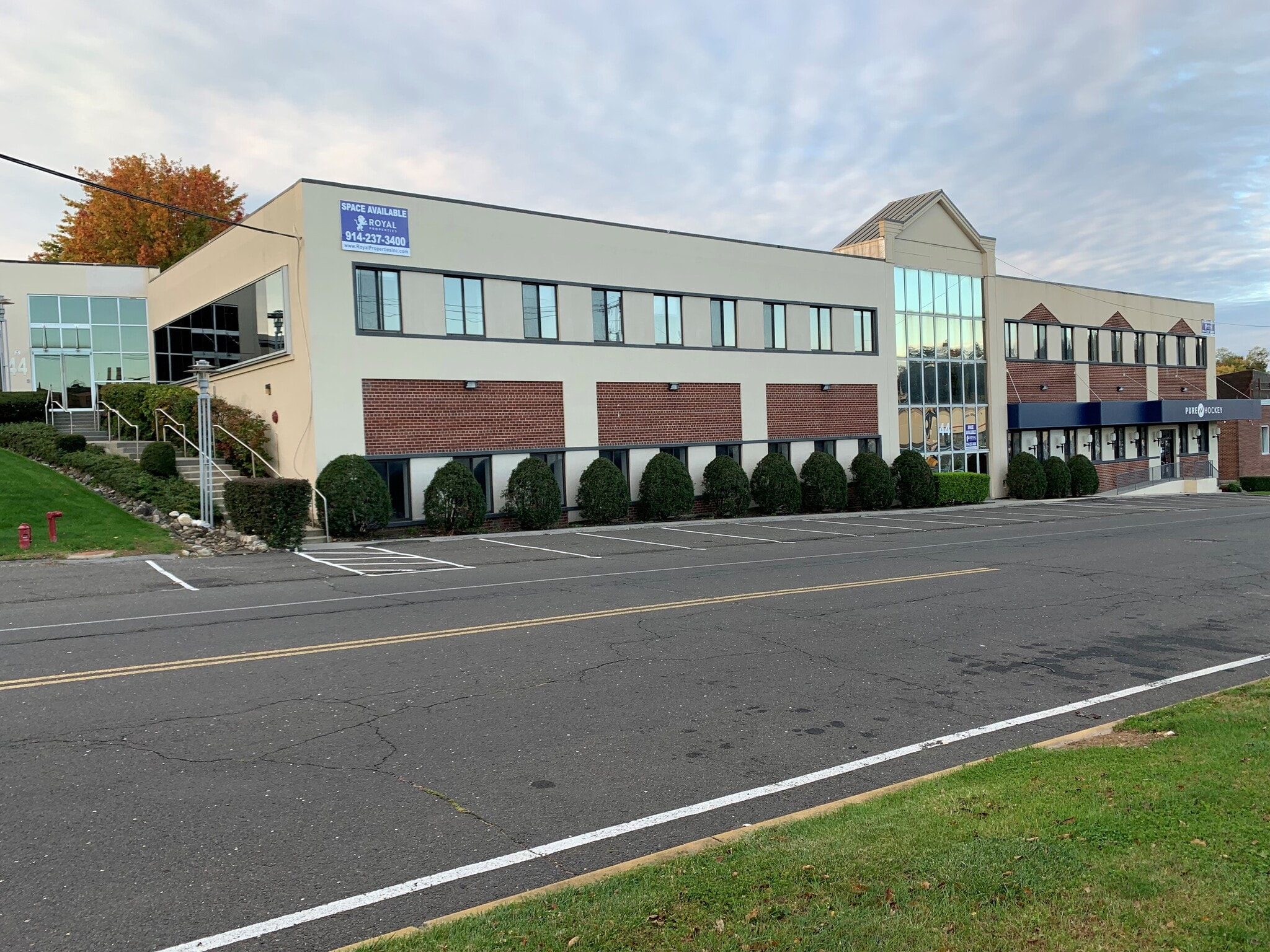 44 Commerce Rd, Stamford, CT for lease Building Photo- Image 1 of 6
