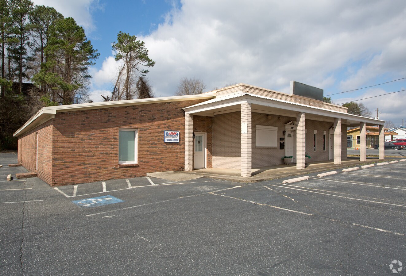 2282 Old Concord Rd, Smyrna, GA 30082