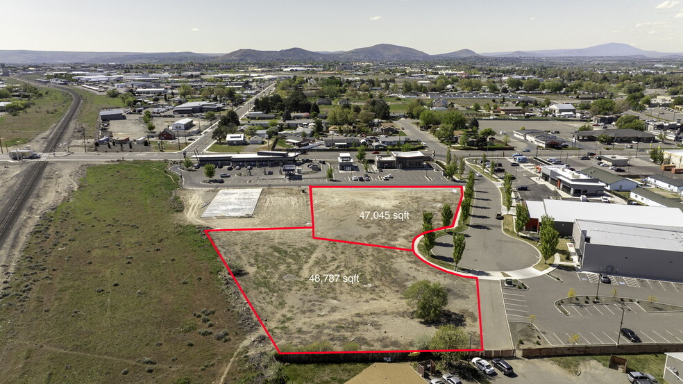 5203 W Okanogan Ave, Kennewick, WA for lease - Building Photo - Image 3 of 7