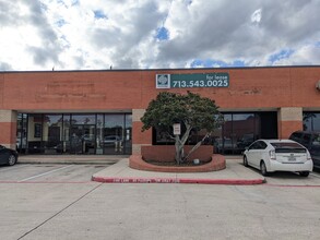 9550-9701 FM 1960 Humble Bypass Rd W, Humble, TX for lease Building Photo- Image 2 of 11