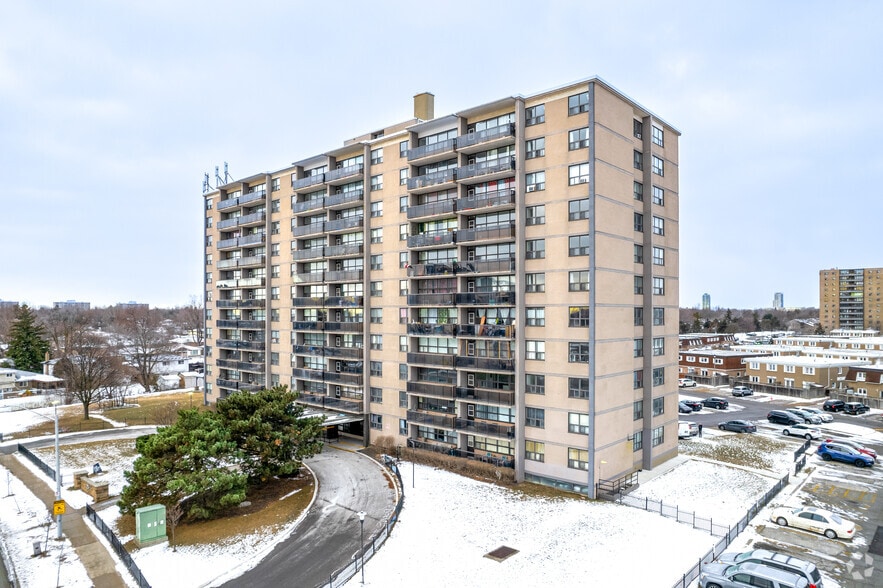 25 Rambler Dr, Brampton, ON for sale - Primary Photo - Image 1 of 20